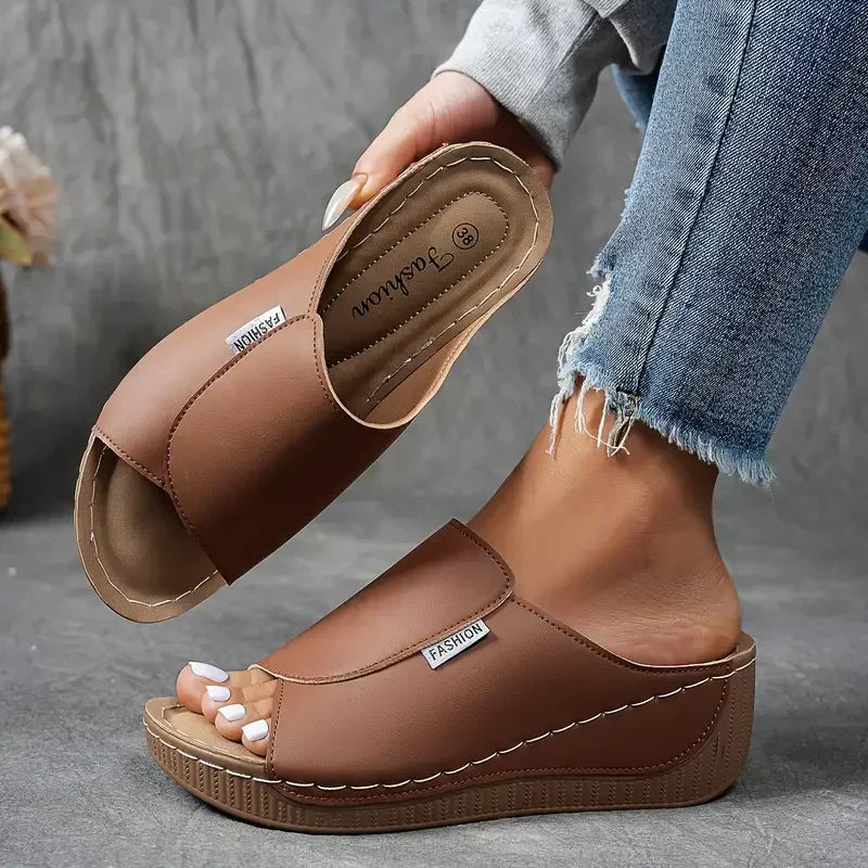 Mules ouvertes à semelle surélevée avec couture visible