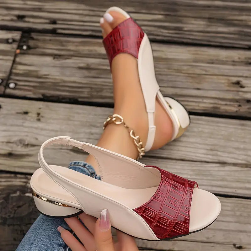 Sandales ouvertes à brides croisées et talon compensé