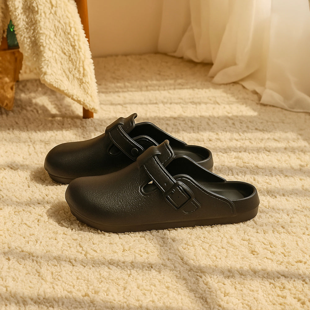Sabots unis avec boucle et silhouette épurée