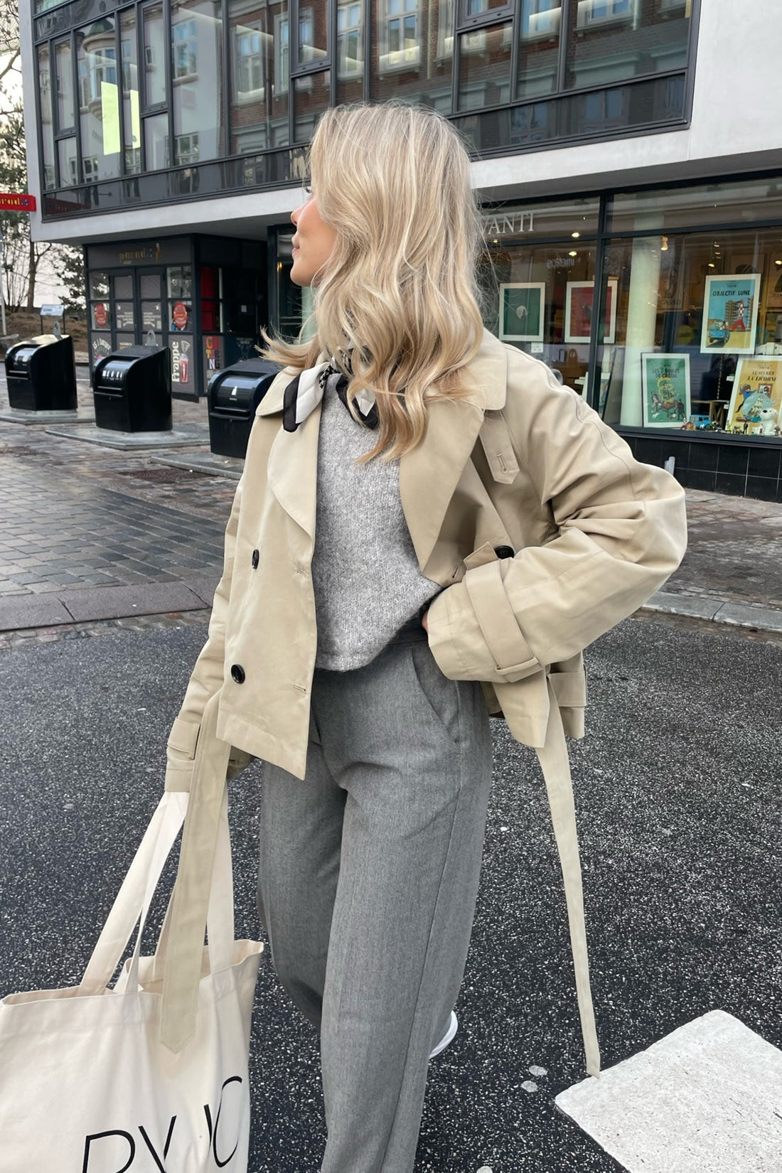 Manteau trench beige pour femmes