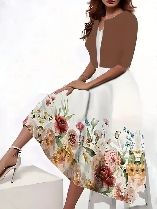 Robe mi-longue à manches courtes avec jupe à motifs floraux