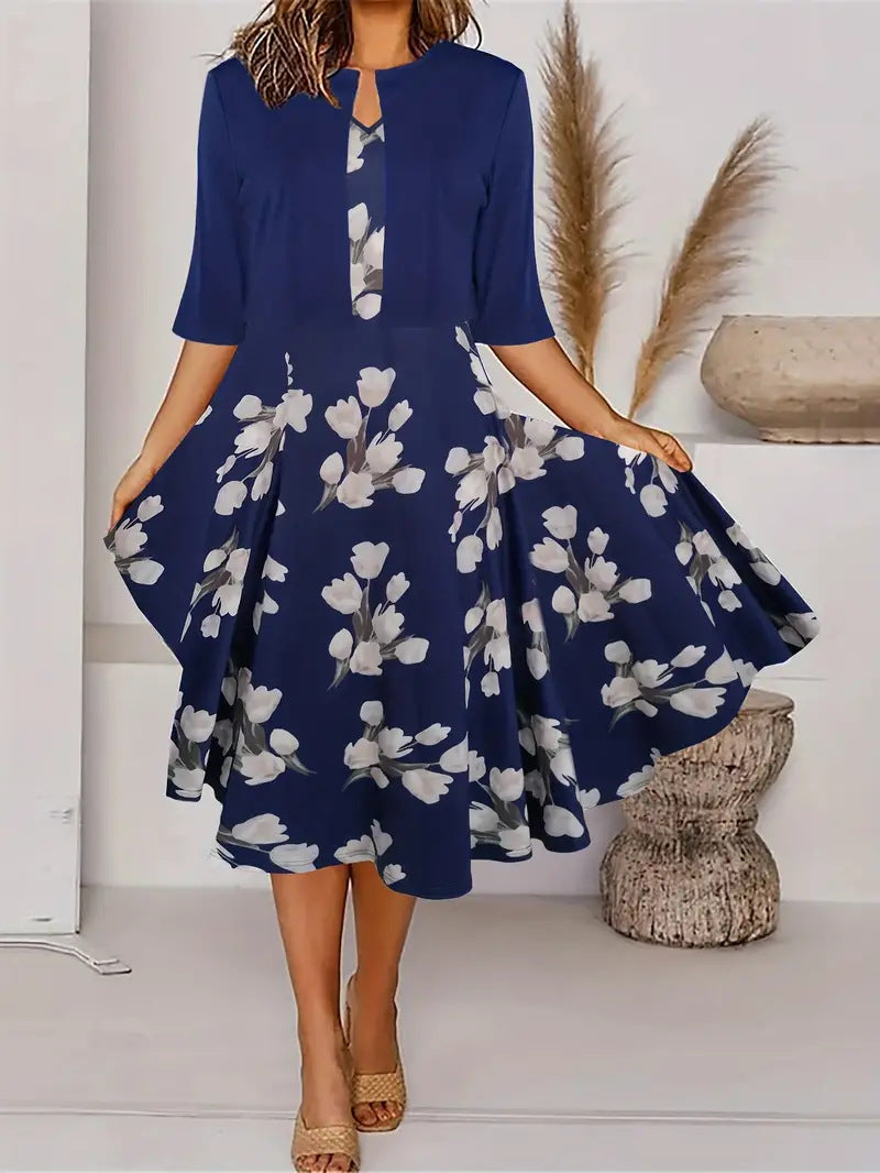 Robe mi-longue à manches courtes avec jupe à motifs floraux