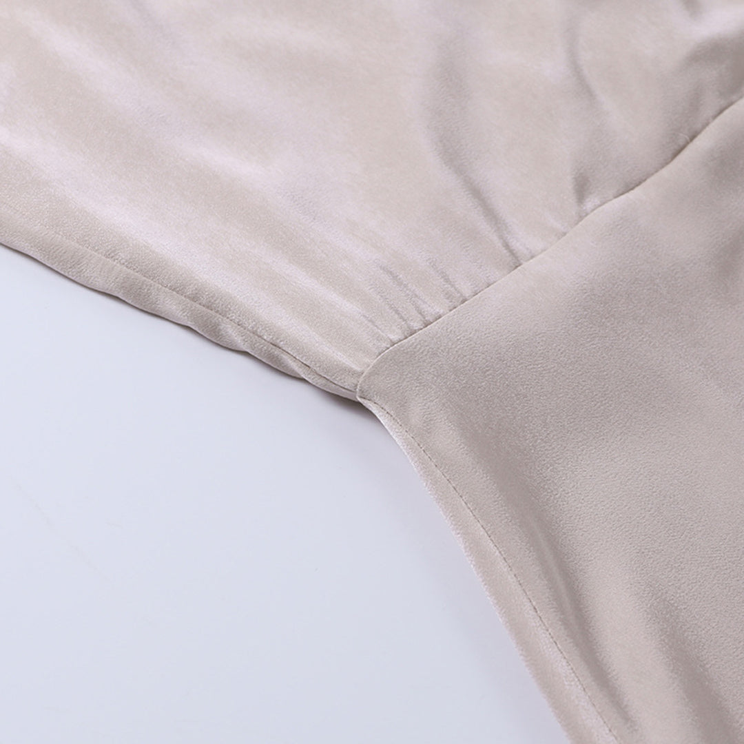 Robe longue à décolleté drapé avec fente latérale et bretelles fines