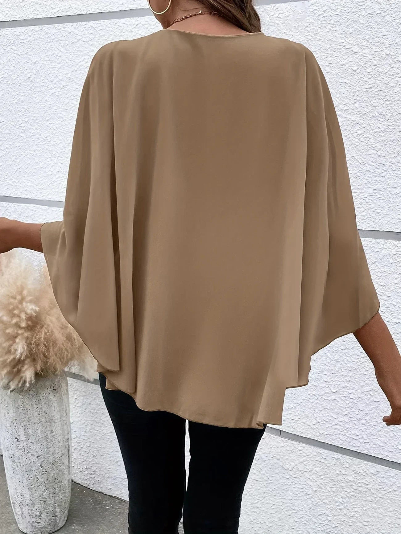 Blouse Élégante à Manches Cape pour Femmes - Marie Montel