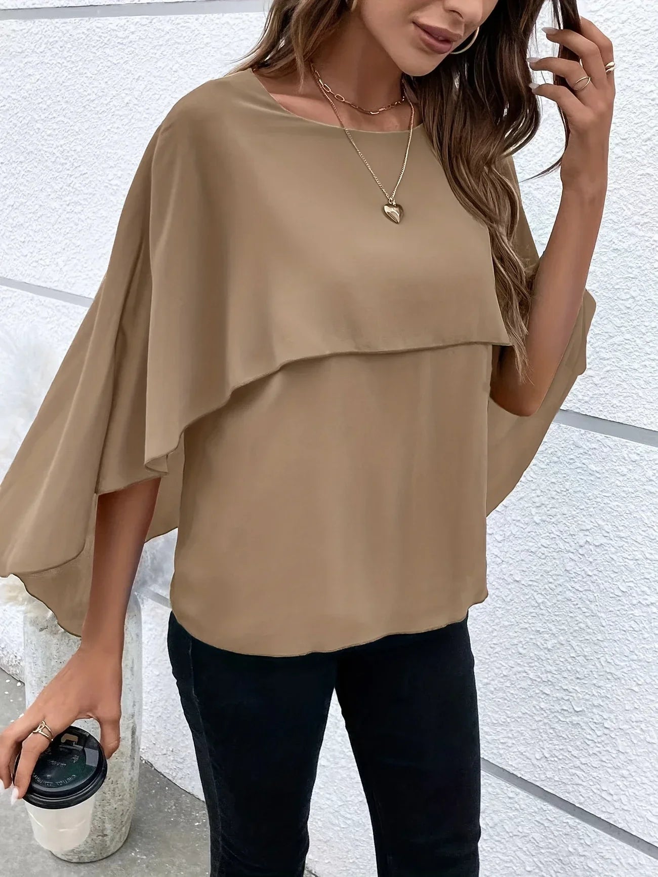 Blouse Élégante à Manches Cape pour Femmes - Marie Montel