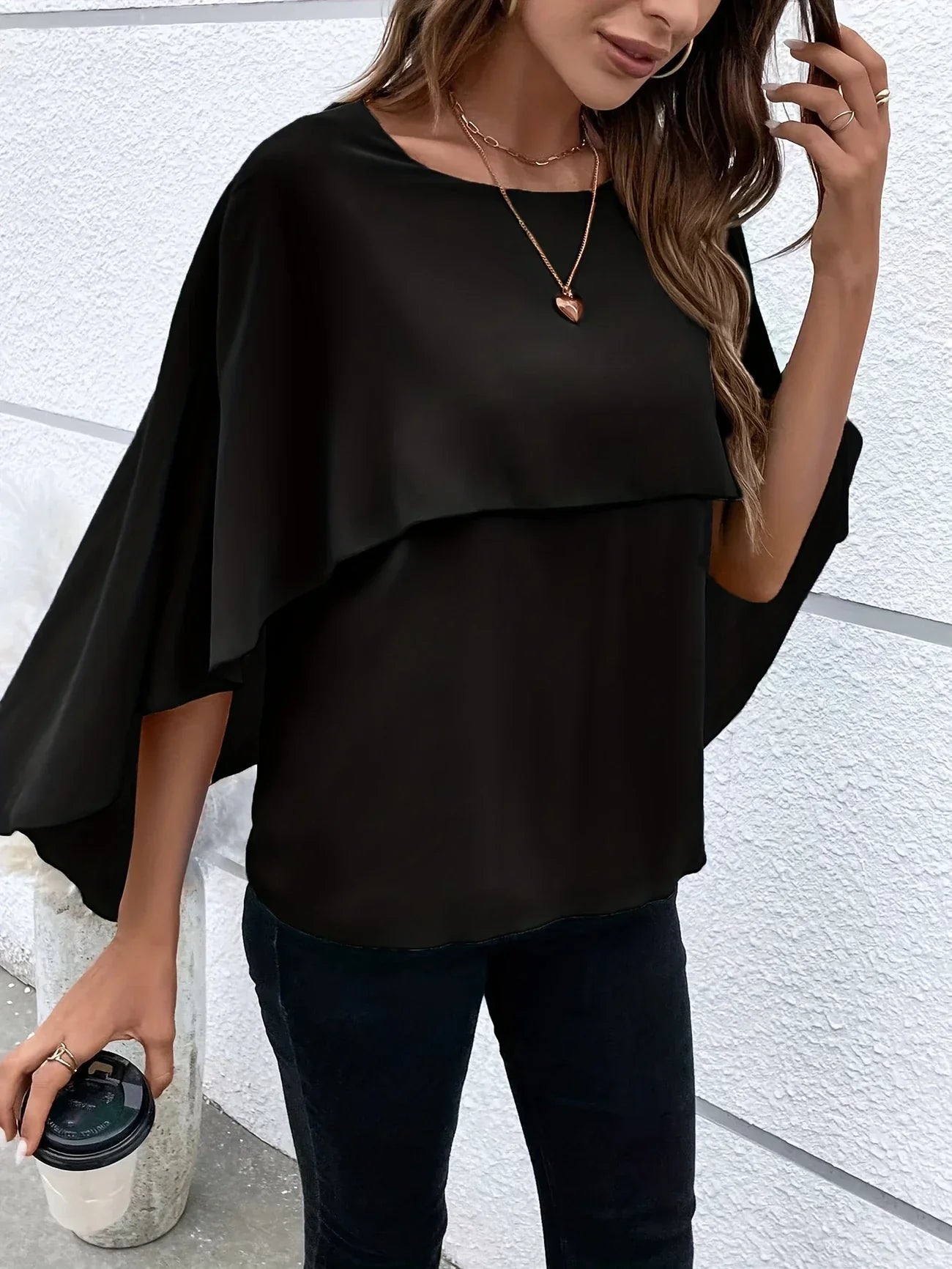 Blouse Élégante à Manches Cape pour Femmes - Marie Montel