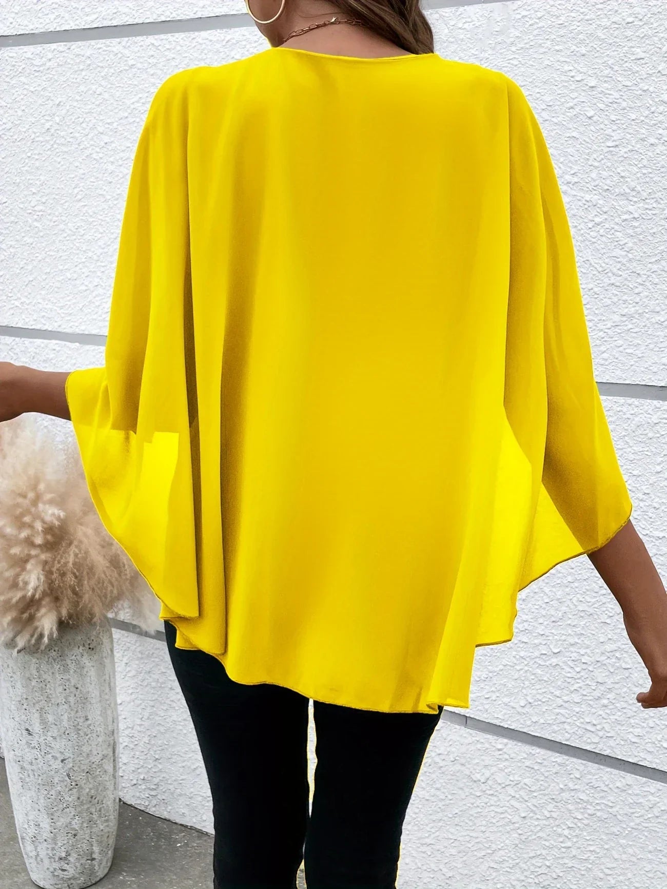 Blouse Élégante à Manches Cape pour Femmes - Marie Montel