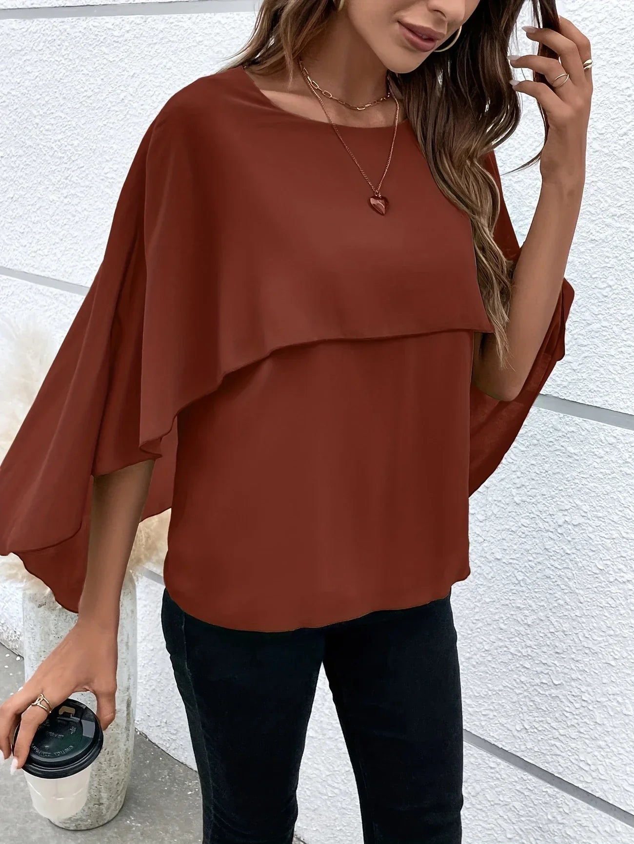Blouse Élégante à Manches Cape pour Femmes - Marie Montel