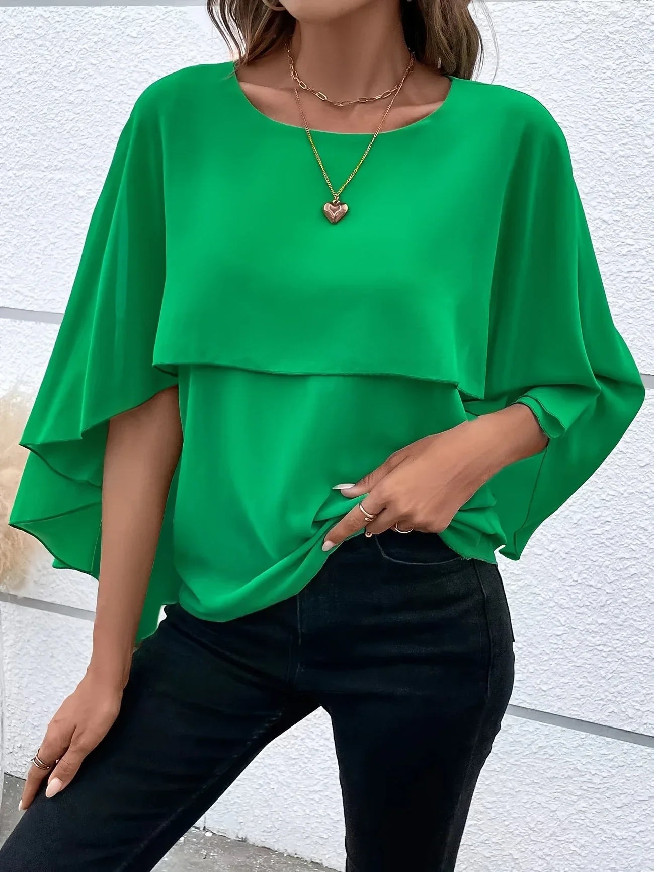 Blouse Élégante à Manches Cape pour Femmes - Marie Montel