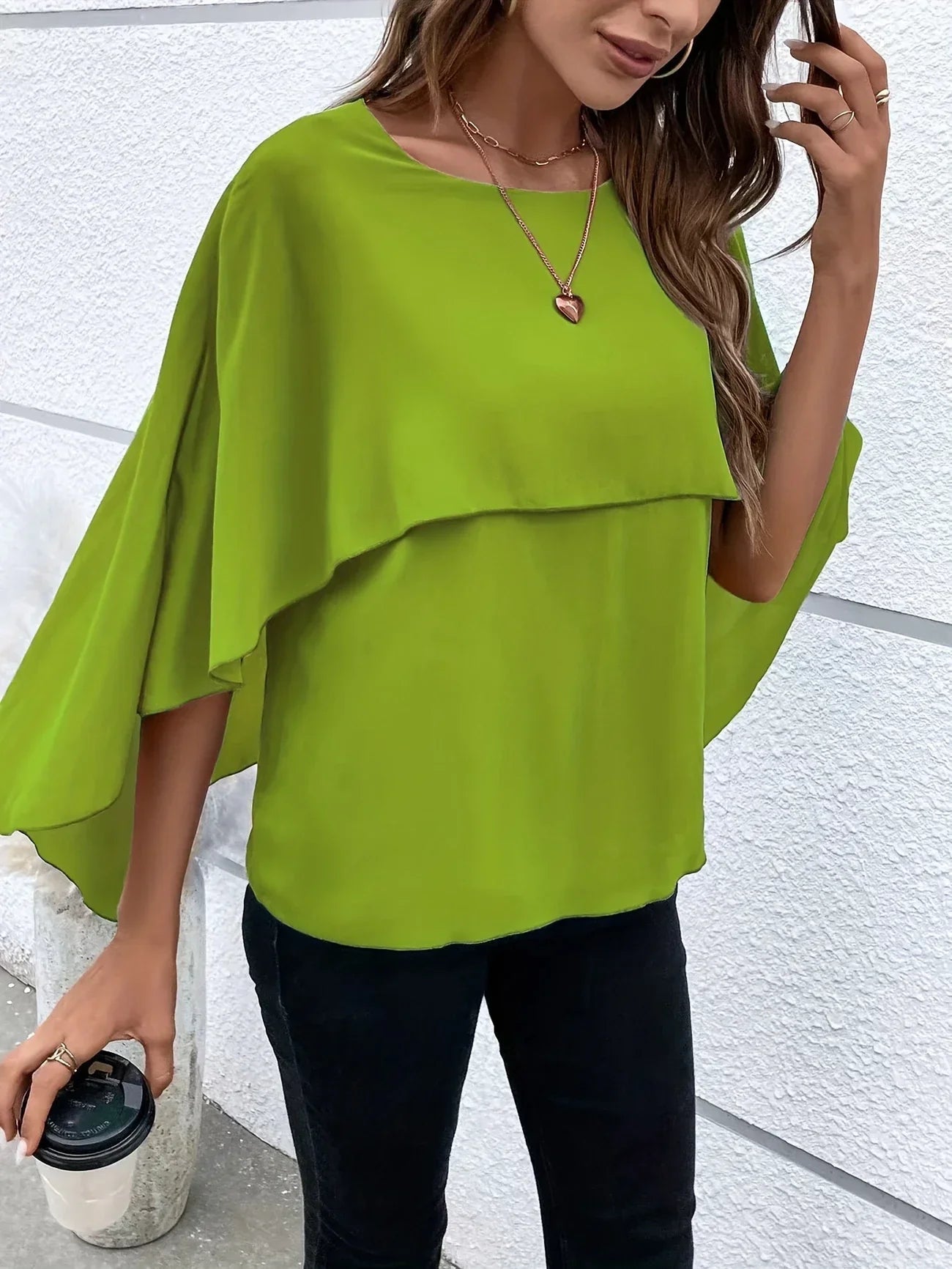 Blouse Élégante à Manches Cape pour Femmes - Marie Montel