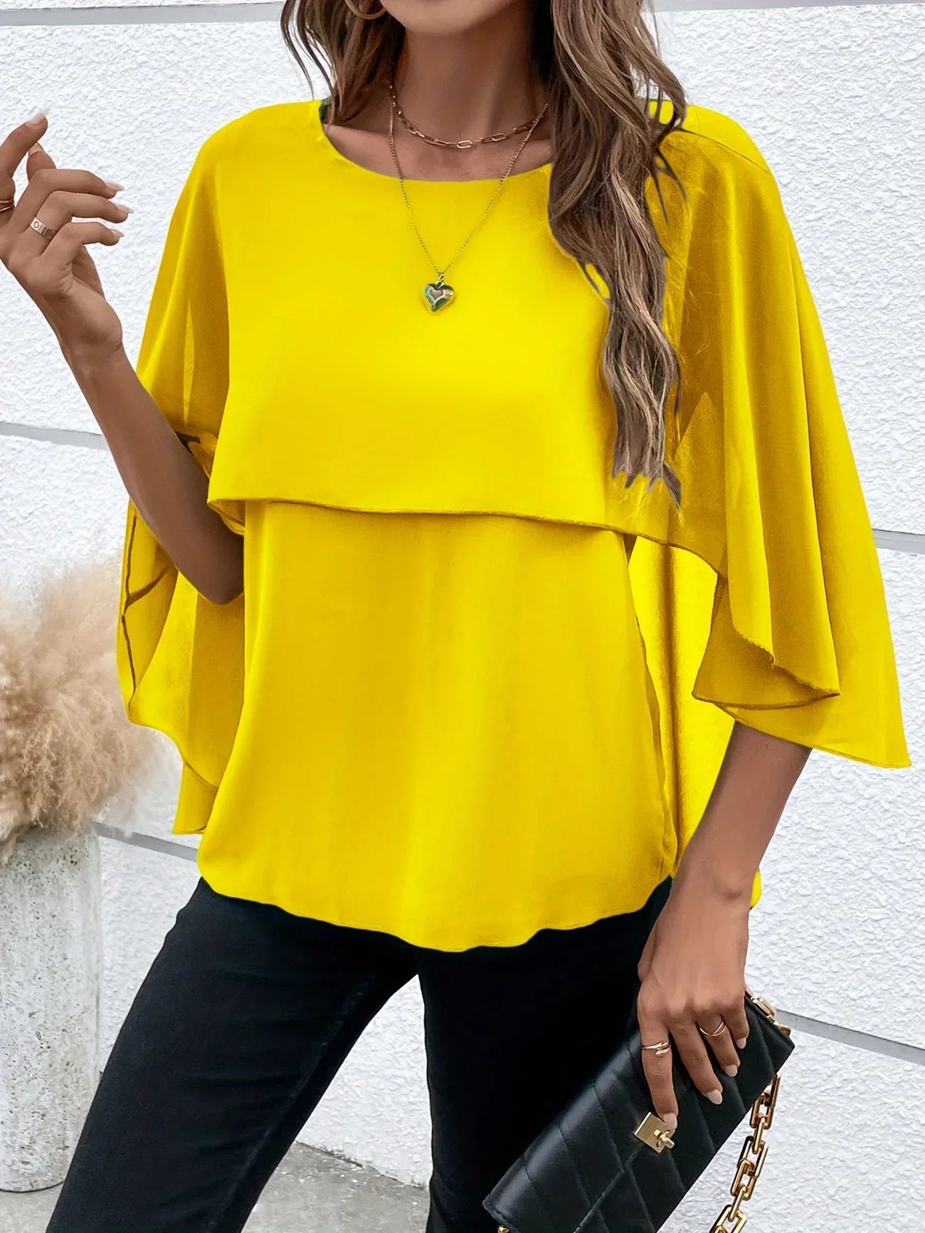 Blouse Élégante à Manches Cape pour Femmes - Marie Montel