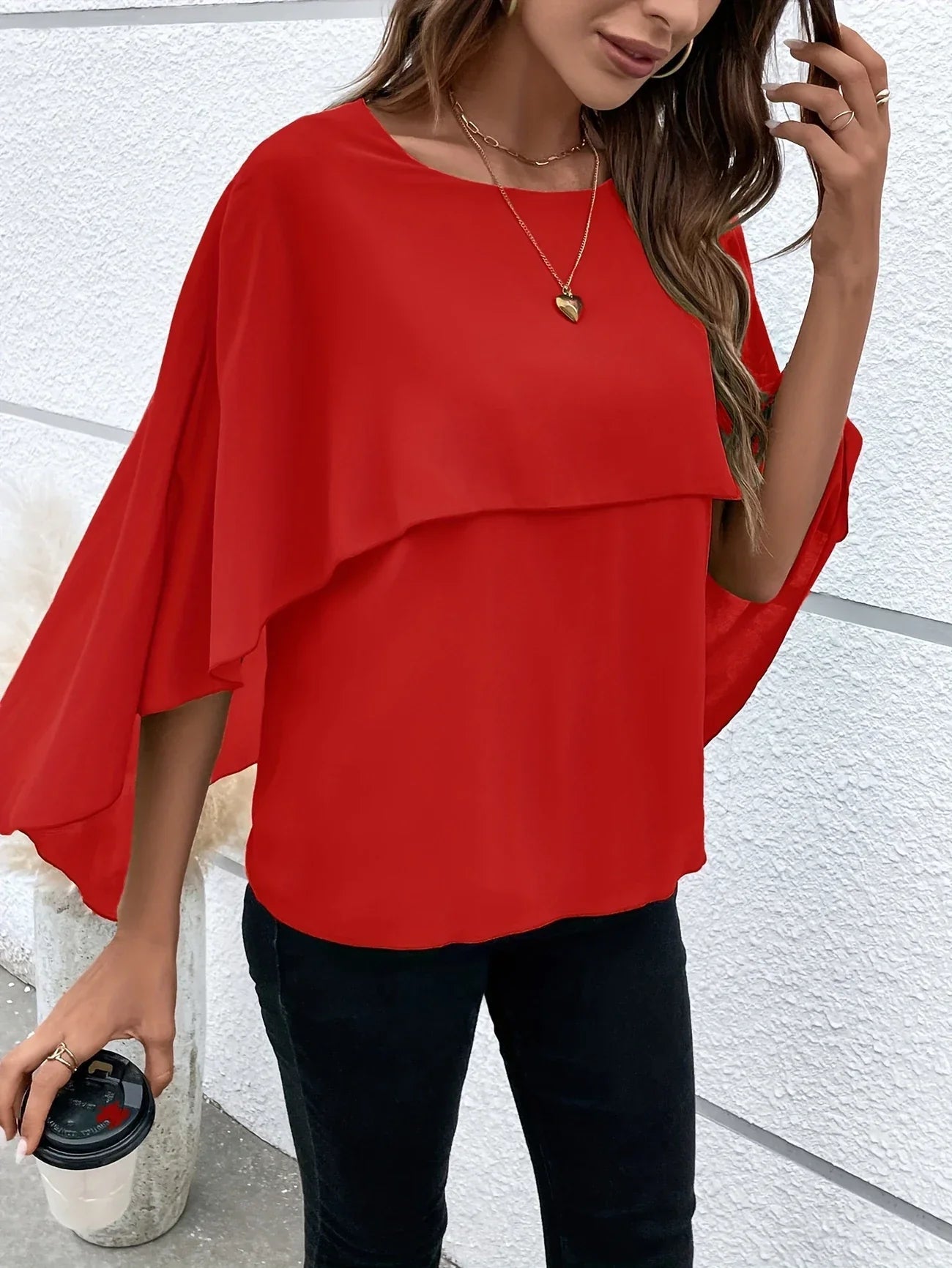 Blouse Élégante à Manches Cape pour Femmes - Marie Montel