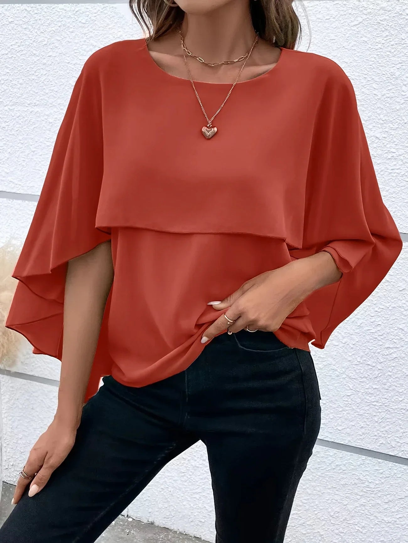 Blouse Élégante à Manches Cape pour Femmes - Marie Montel