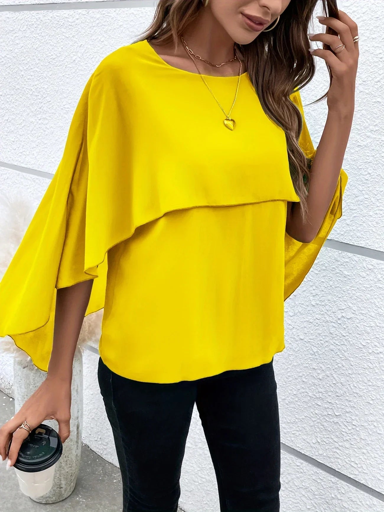 Blouse Élégante à Manches Cape pour Femmes - Marie Montel