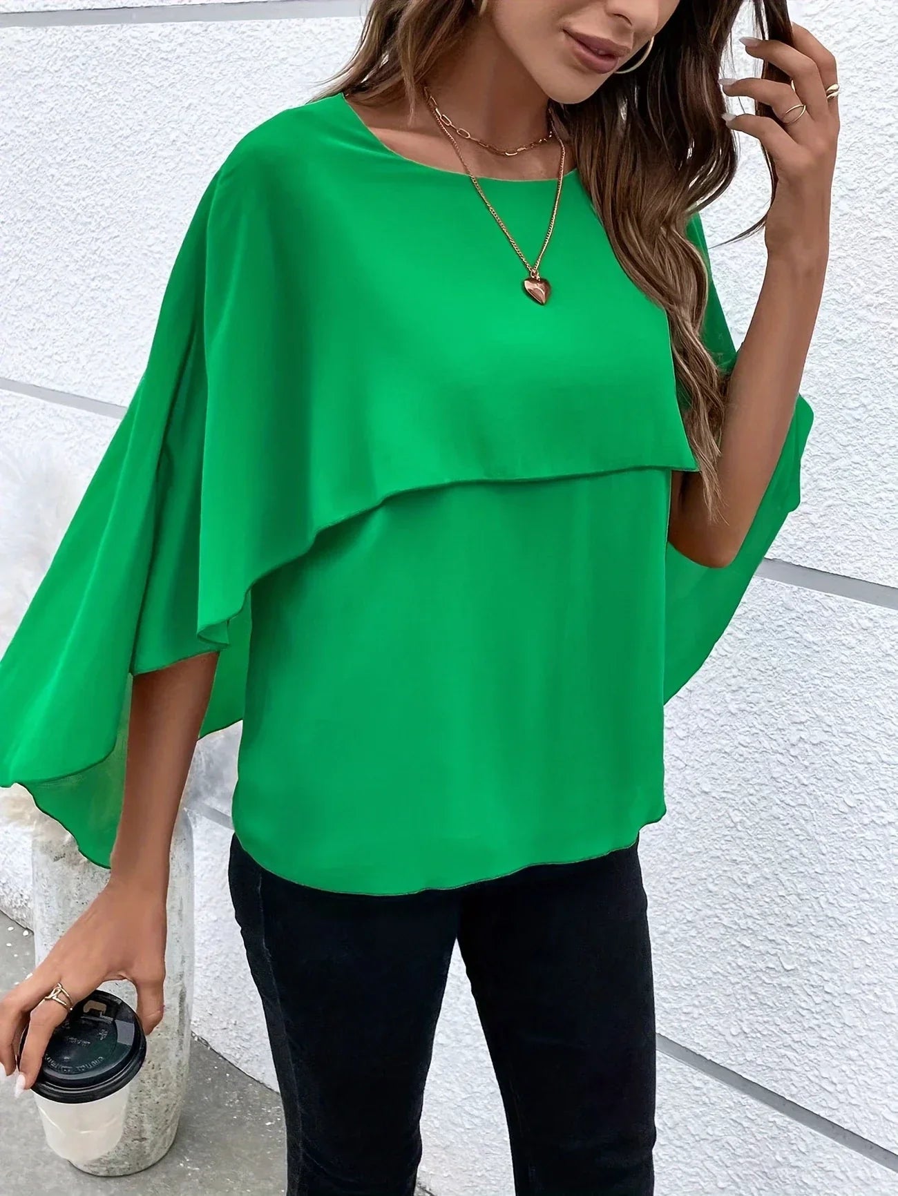 Blouse Élégante à Manches Cape pour Femmes - Marie Montel