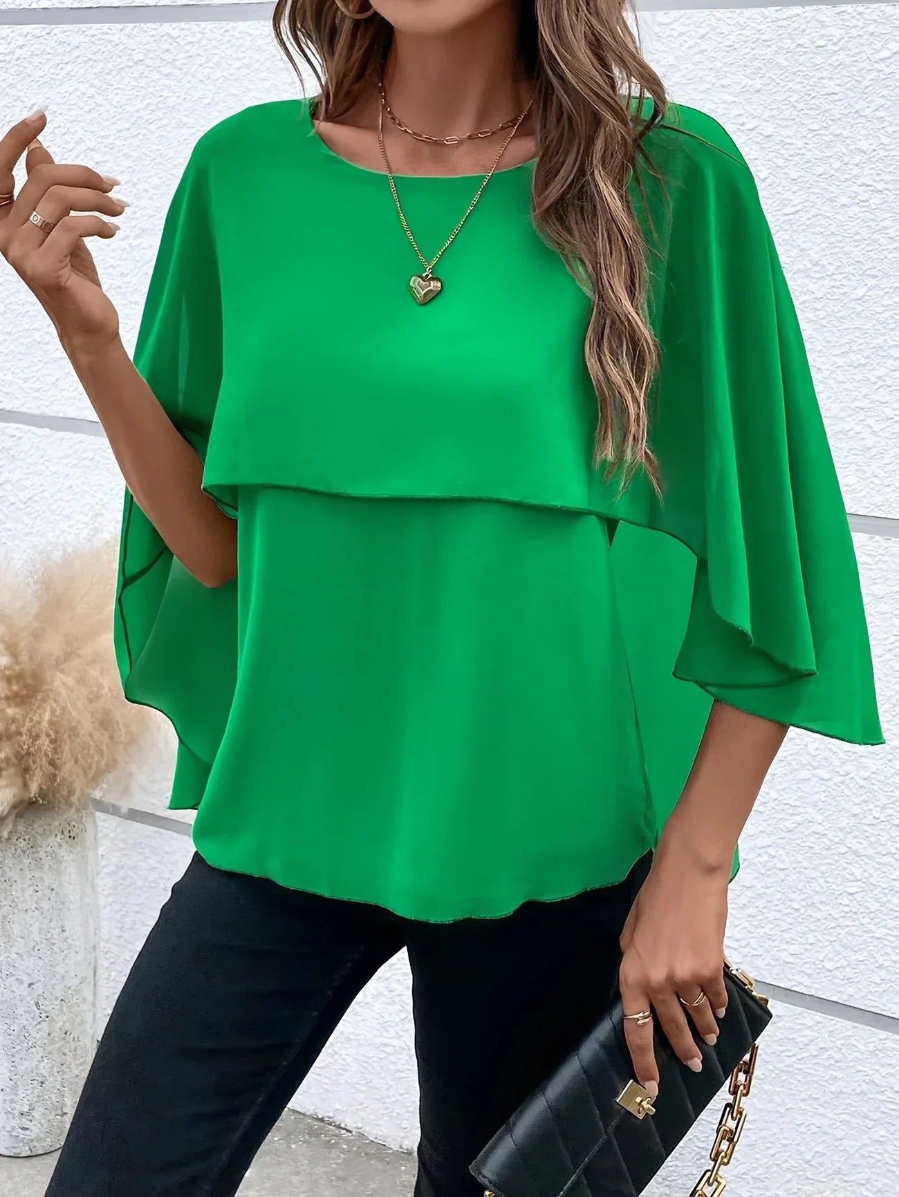 Blouse Élégante à Manches Cape pour Femmes - Marie Montel