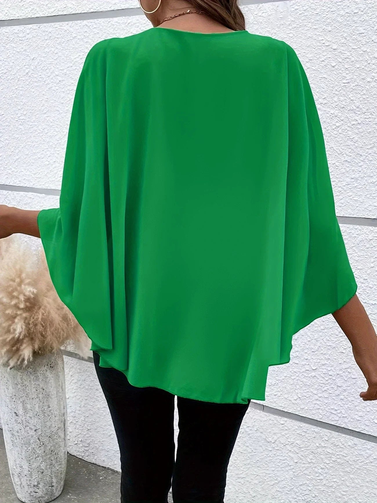 Blouse Élégante à Manches Cape pour Femmes - Marie Montel