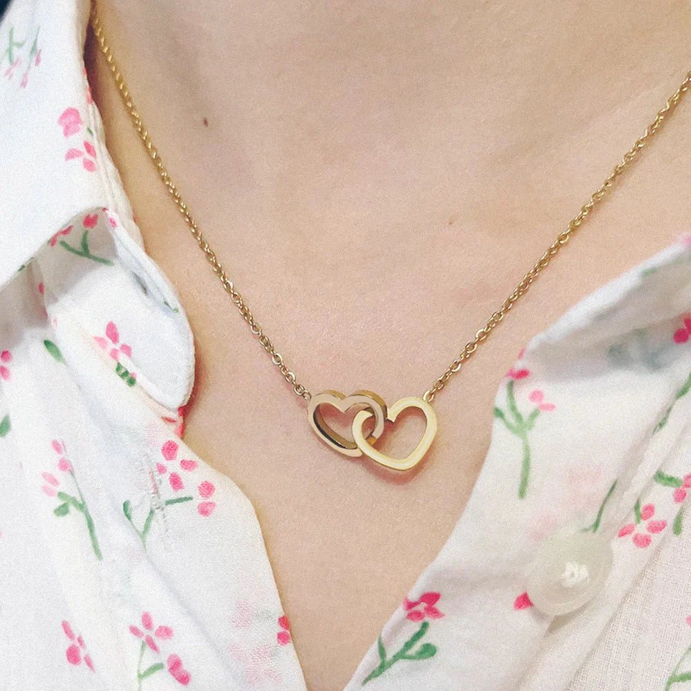 Boîte de Roses Éternelles avec Collier Élégant pour Femmes - Marie Montel