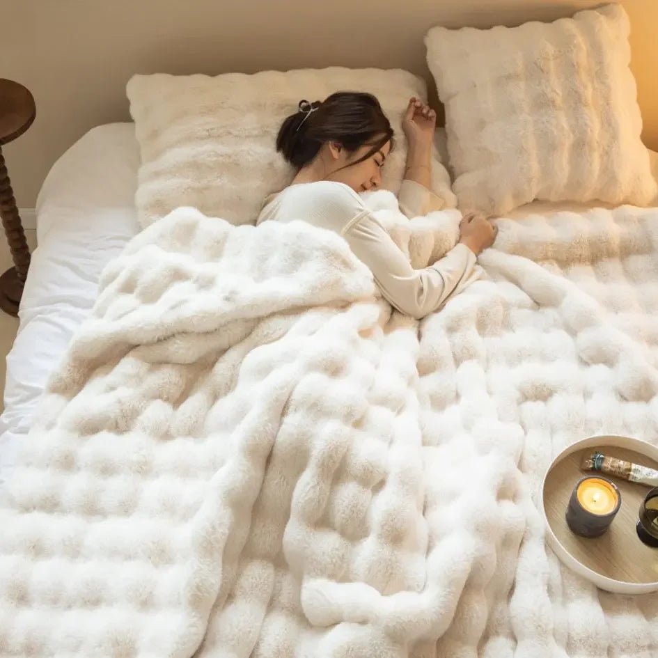 Plaid Doux en Fausse Fourrure de Lapin - Marie Montel