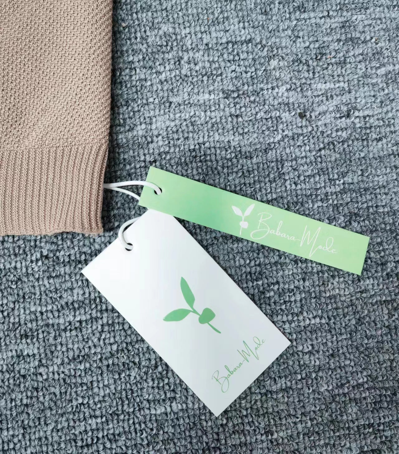Pull Uni Doré à Col Rond pour Femmes - Marie Montel