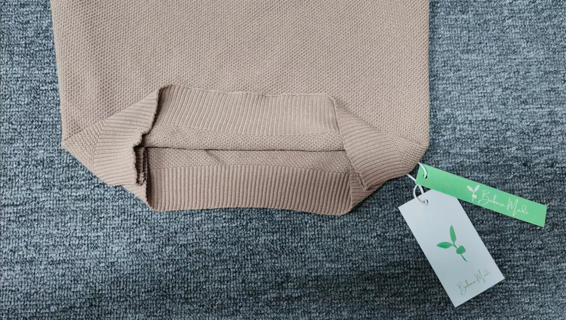 Pull Uni Doré à Col Rond pour Femmes - Marie Montel