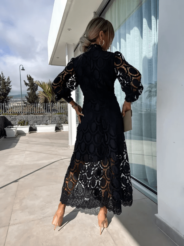 Robe Longue Élégante à Manches Longues avec Dentelle et Col Montant - Marie Montel