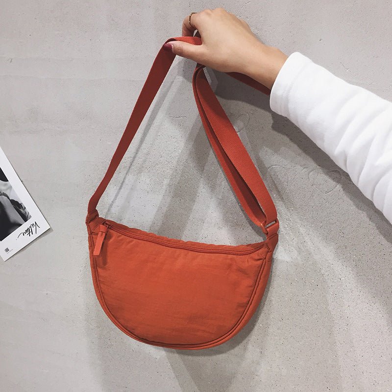 Sac Demi - Lune Élégant pour Femmes - Marie Montel