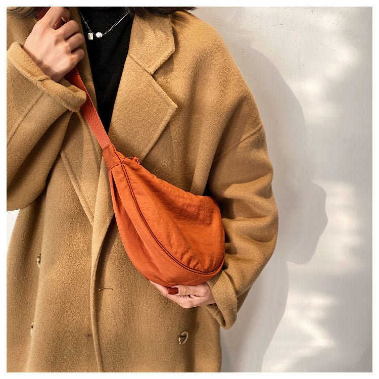 Sac Demi - Lune Élégant pour Femmes - Marie Montel