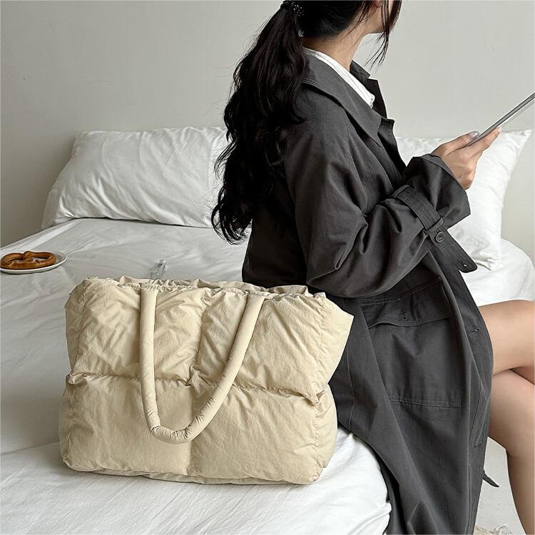 Sac Tote Matelassé pour Femmes en Vert, Beige, Blanc ou Noir - Marie Montel