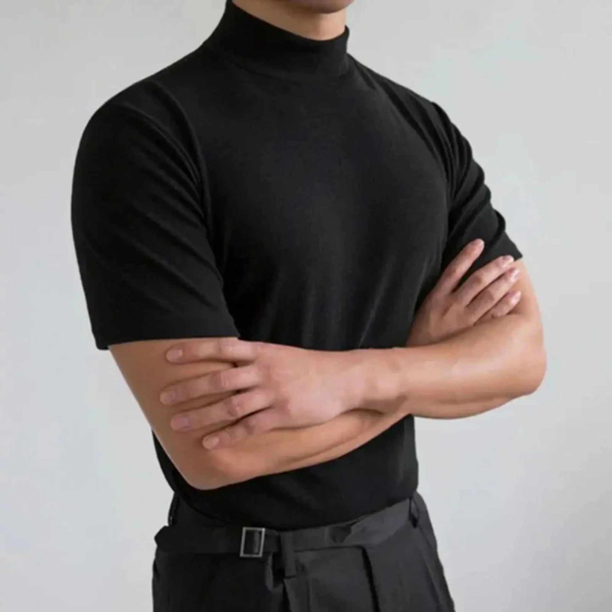 T-Shirt Élégant à Col Haut pour Hommes - Marie Montel