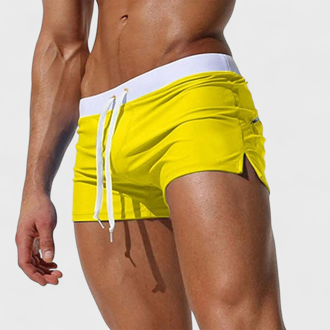Short court ajusté avec taille élastique et cordon de serrage